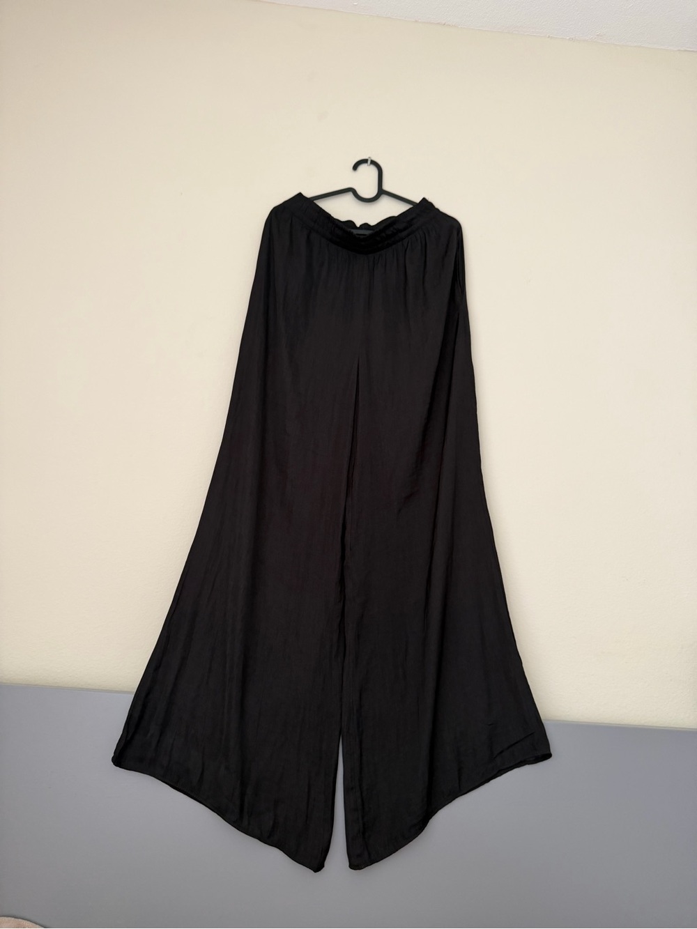 ZARA Black Lightweight Wide Leg Flowy Pants Size M NWT
